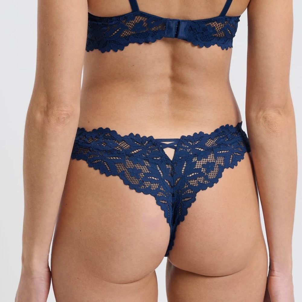 (2) Etam Lace Tanga Thong